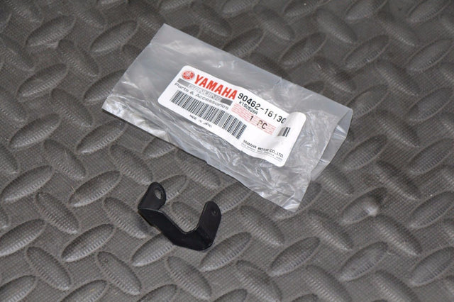 NEW Yamaha Banshee clutch shaft actuator bracket holder arm case 90462-16130-00 1