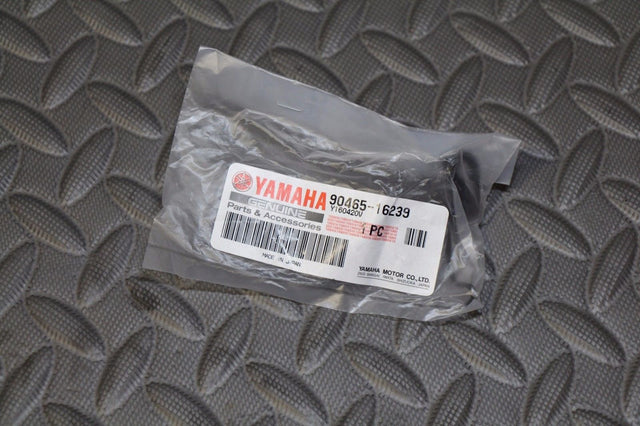 NEW Yamaha Banshee clutch cable holder case clamp 90465-16239-00 1