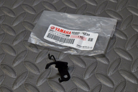NEW Yamaha Banshee clutch cable holder case clamp 90465-16239-00 3