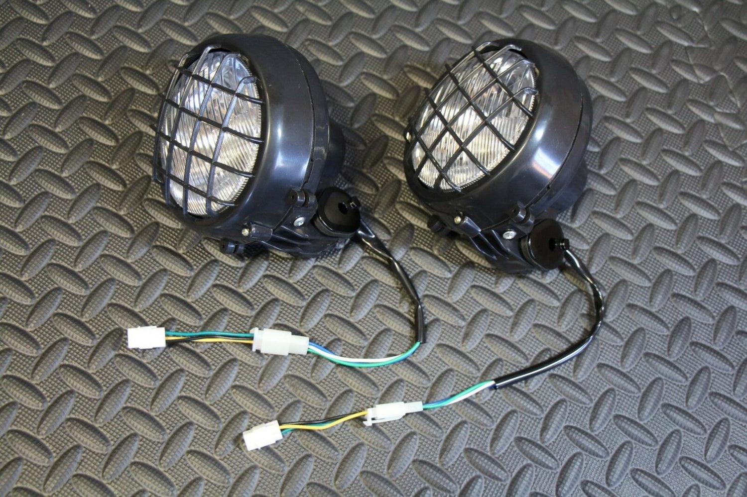 2 x NEW Headlights Yamaha Banshee lens bulbs lights grills 2002-2006 + COLLARS 1