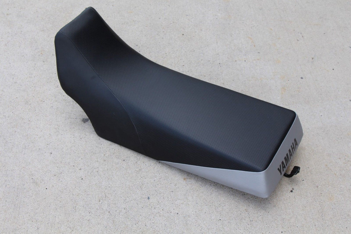 NEW Yamaha Banshee complete seat BLACK SILVER  cover latch foam 1987-2006 OEM 3