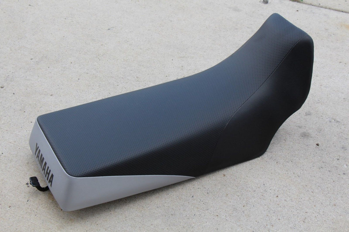 NEW Yamaha Banshee complete seat BLACK SILVER  cover latch foam 1987-2006 OEM 4