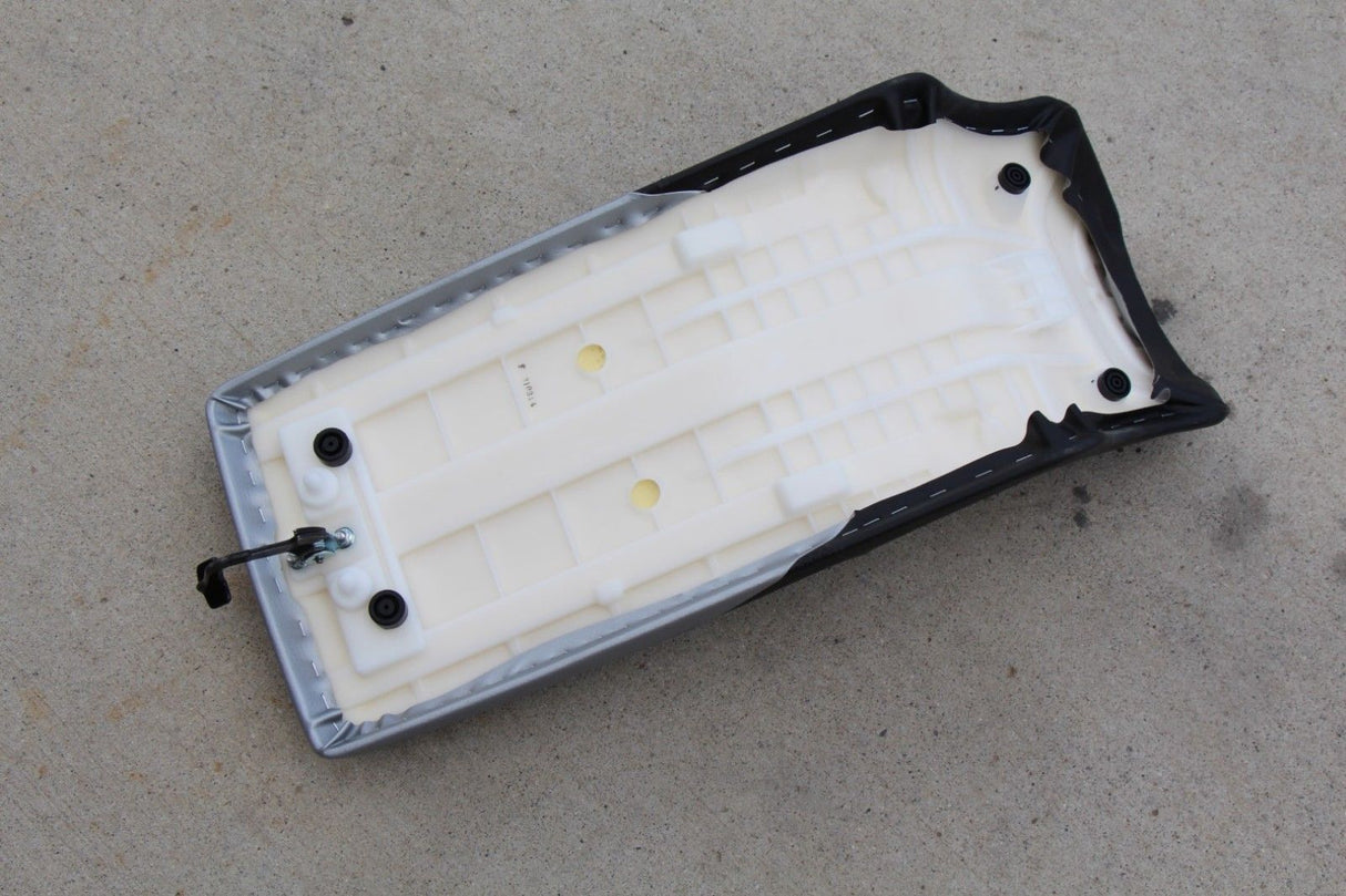 NEW Yamaha Banshee complete seat BLACK SILVER  cover latch foam 1987-2006 OEM 8