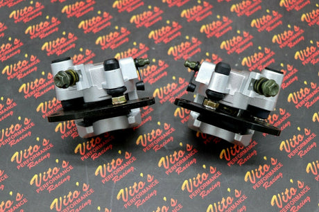 2 x Yamaha Banshee front brake calipers brakes & new pads left + right SILVER 4