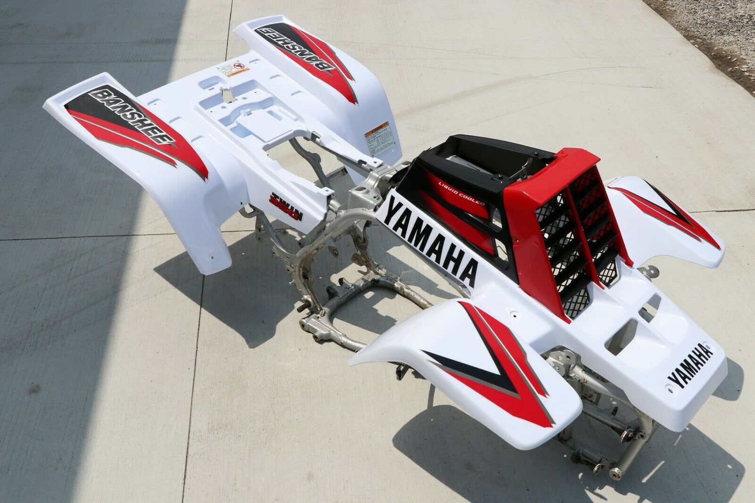 Yamaha Banshee fenders + gas tank plastic + grill + graphics WHITE and RED 2000 12
