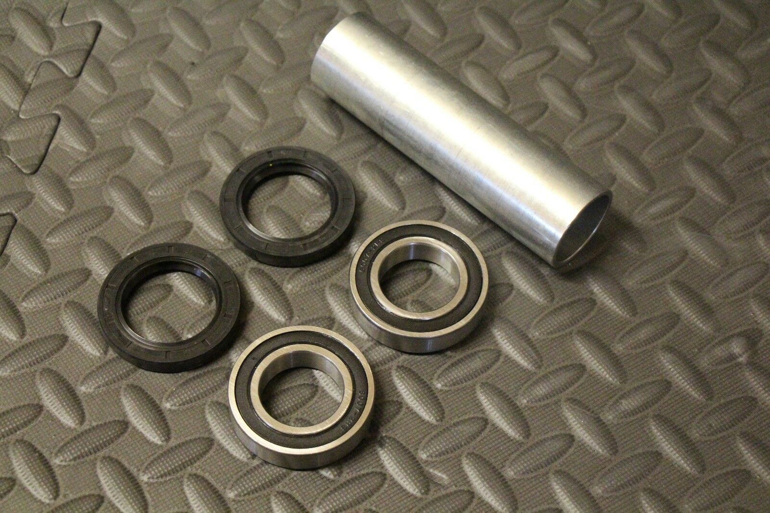 NEW Yamaha Warrior rear Axle Carrier bearings seals YFM350 1990-2004 assembled 7