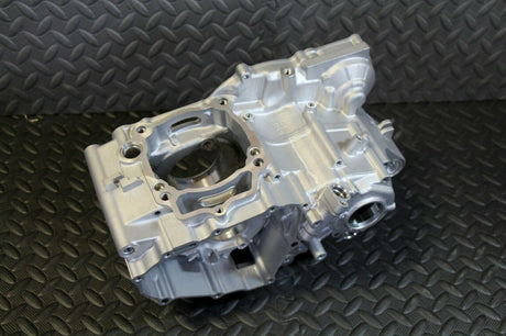 NEW YAMAHA YFZ450 YFZ 450 ENGINE LEFT RIGHT CENTER CASES CASE YFZ 450  2004 2005 3
