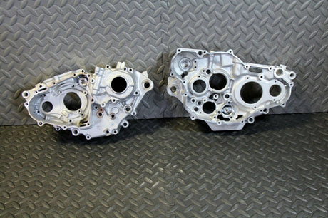 NEW YAMAHA YFZ450 YFZ 450 ENGINE LEFT RIGHT CENTER CASES CASE YFZ 450  2004 2005 8