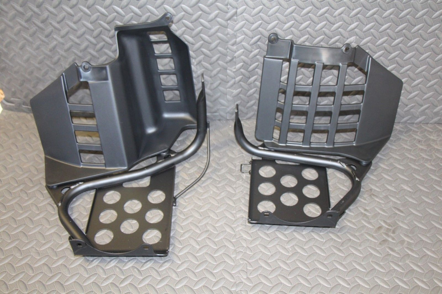 NEW Black Heel Guards footrest Yamaha Banshee left + right nerf bars plastics 2
