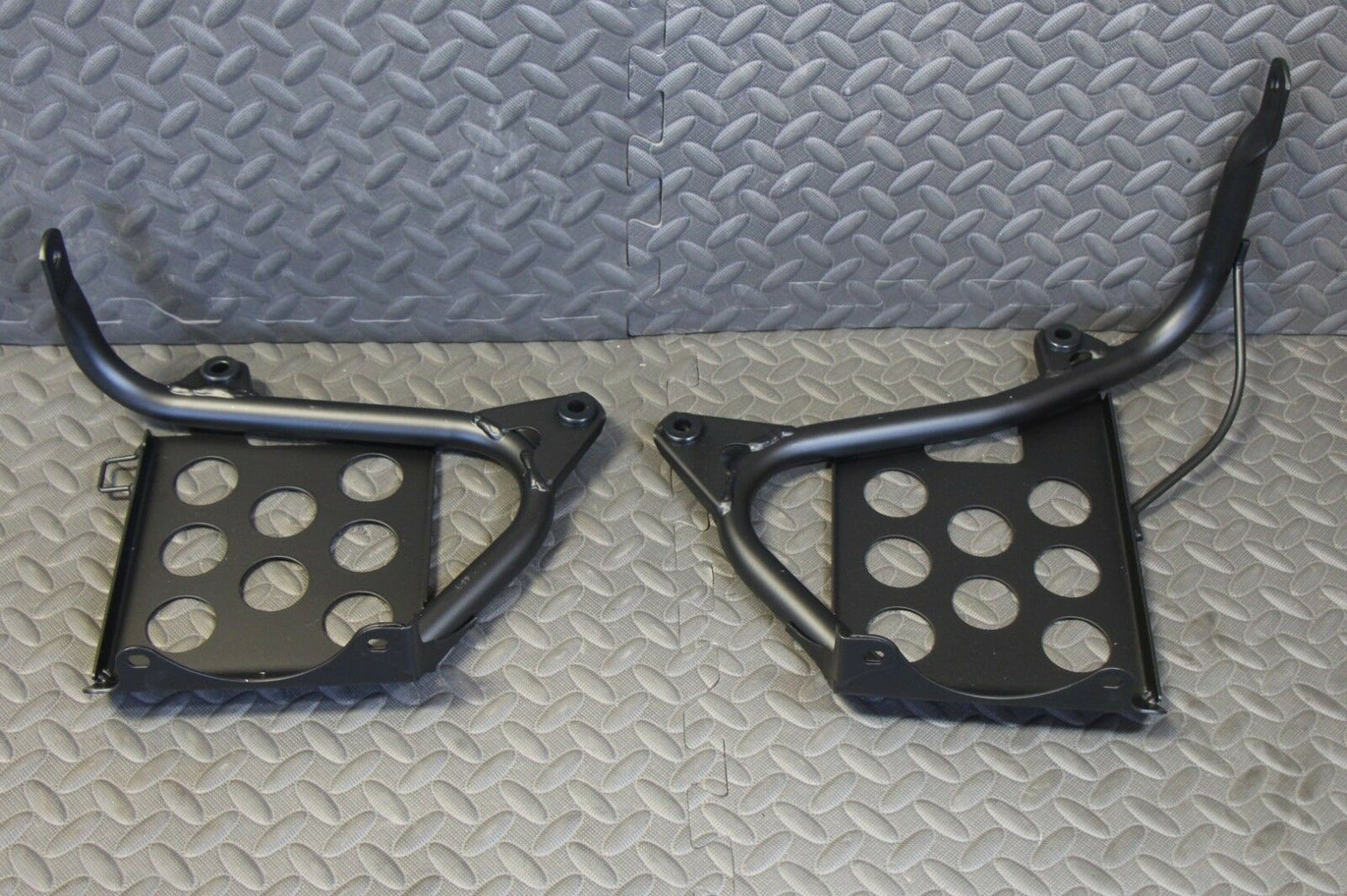 NEW Black Heel Guards footrest Yamaha Banshee left + right nerf bars plastics 3