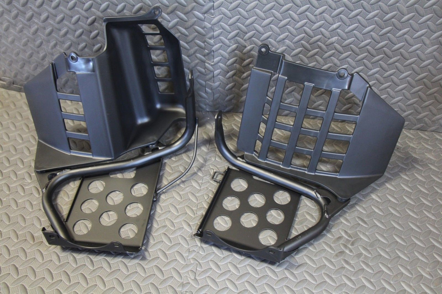 NEW Black Heel Guards footrest Yamaha Banshee left + right nerf bars plastics 6