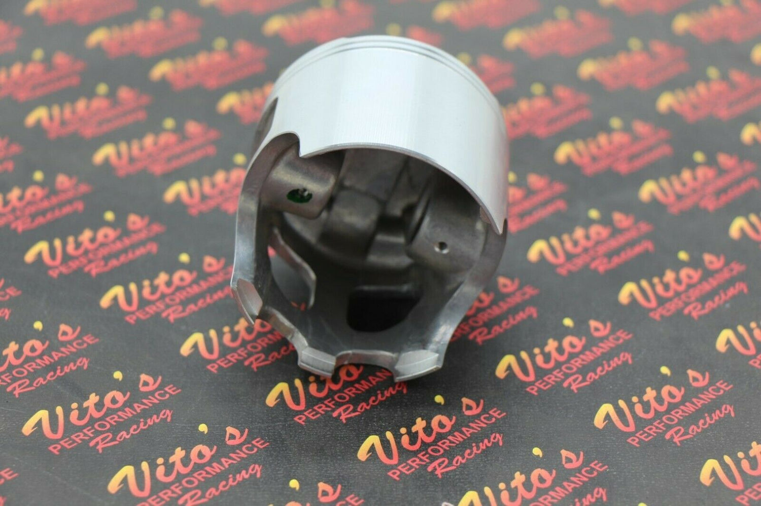 NEW PISTON ART DISPLAY??FACTORY REJECTS FOR ART PROJECTS 2.75" PISTONS - LOT OF 6 12