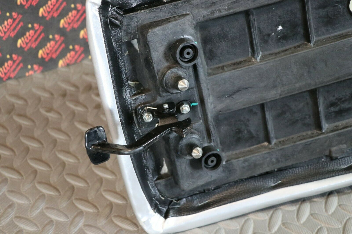 NEW Complete seat 1987-2006 Yamaha Banshee BLACK + SILVER + lettering 7