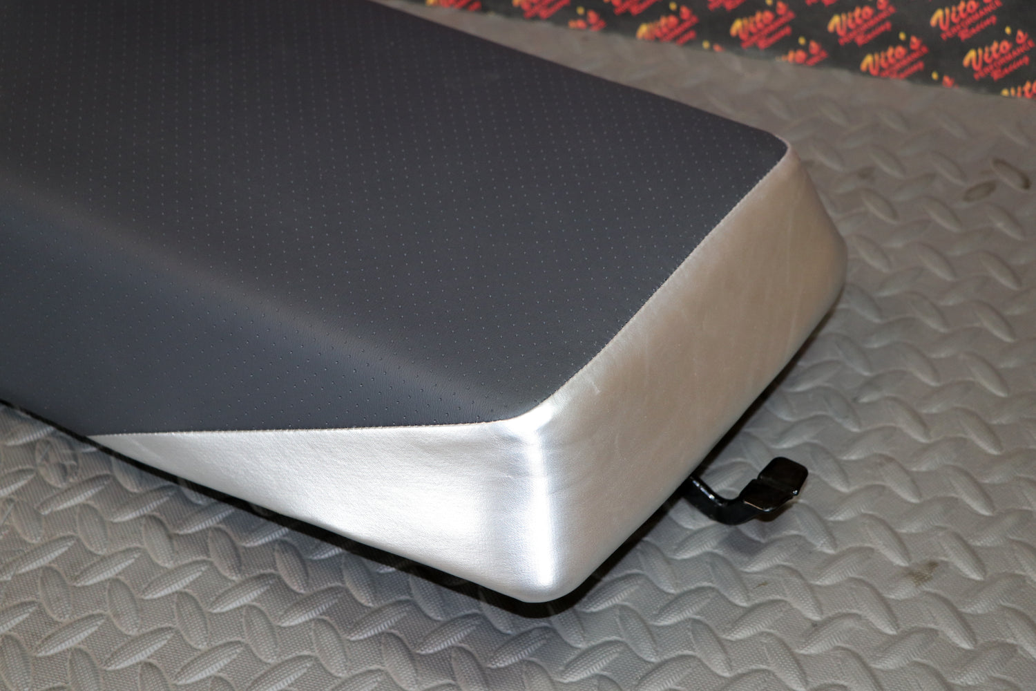NEW SEAT COVER ONLY 1987-2006 Yamaha Banshee cover BLACK DIMPLE + SILVER