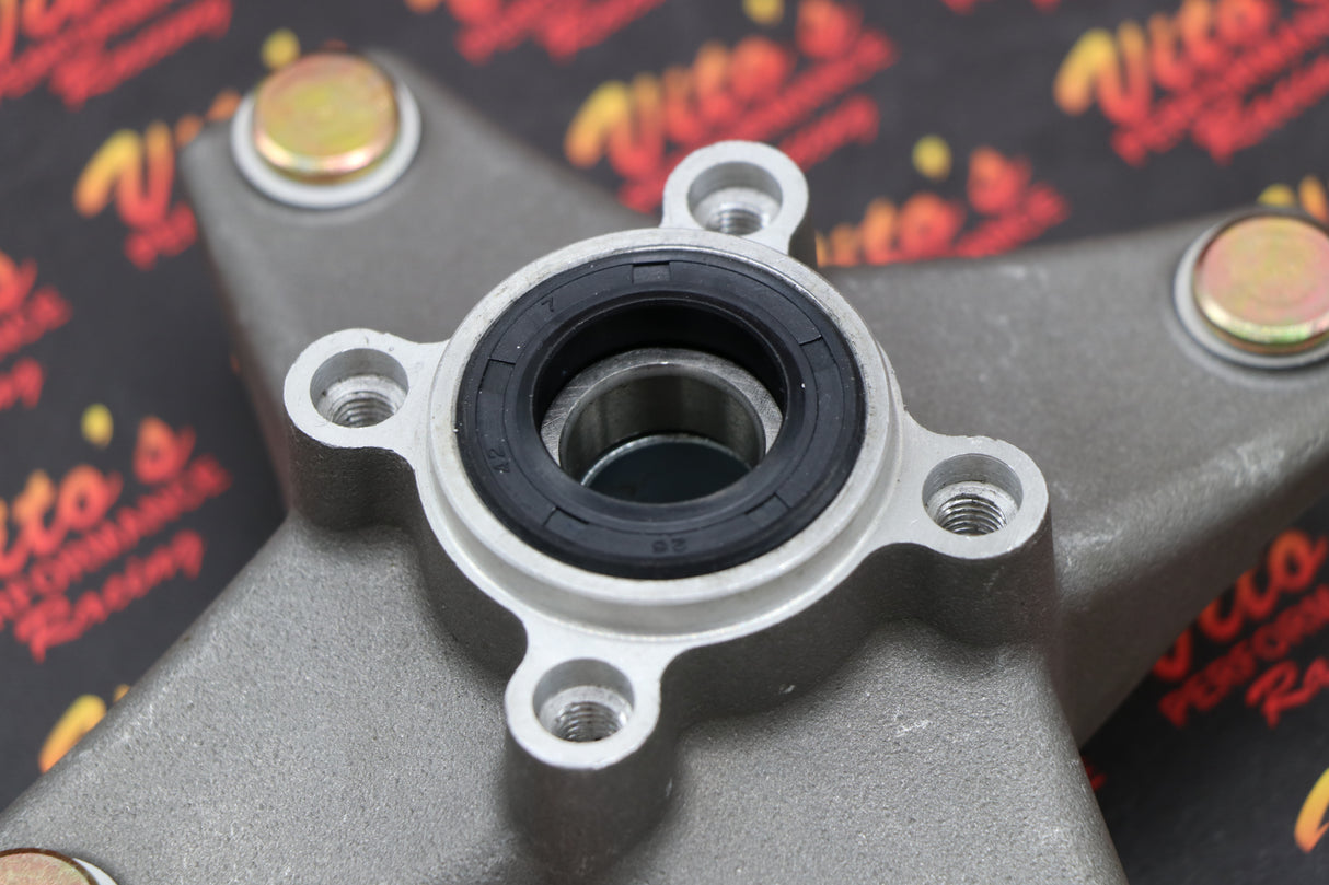 2 x NEW front hubs + studs + seals + bearings Yamaha Banshee Warrior Blaster 7