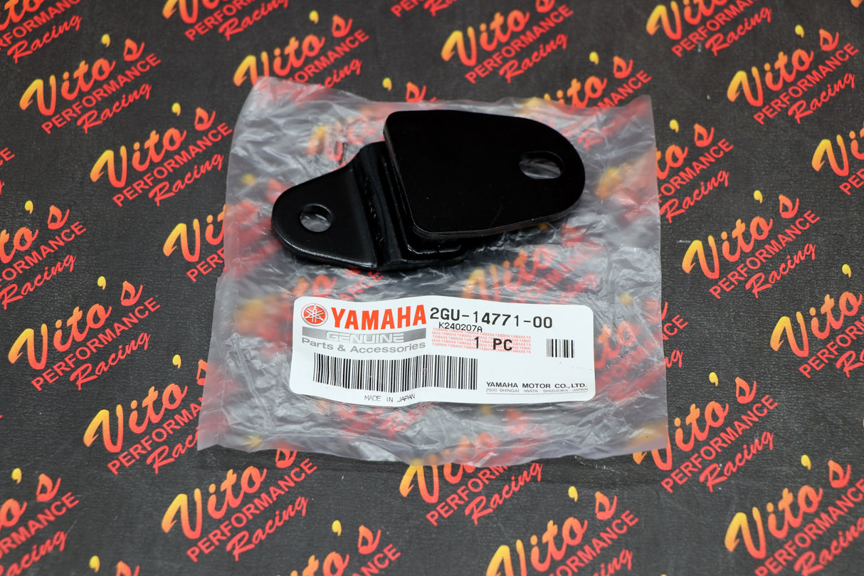 2 x OEM Factory Yamaha Banshee exhaust pipe mounts front hangers muffler stay 3