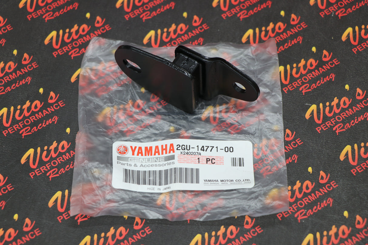 2 x OEM Factory Yamaha Banshee exhaust pipe mounts front hangers muffler stay 2