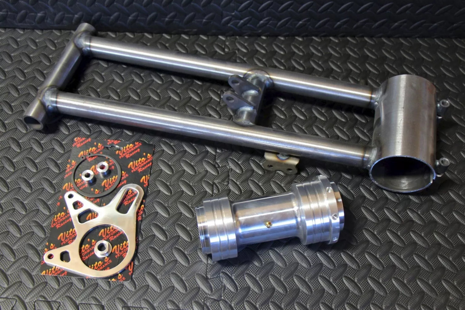 TYSON RACING Banshee swingarm round extended chromoly bearing carrier +4"