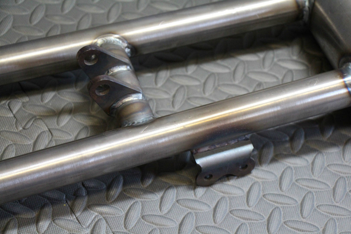 TYSON Banshee swingarm round extended chromoly rear carrier + front bearings +6" 9