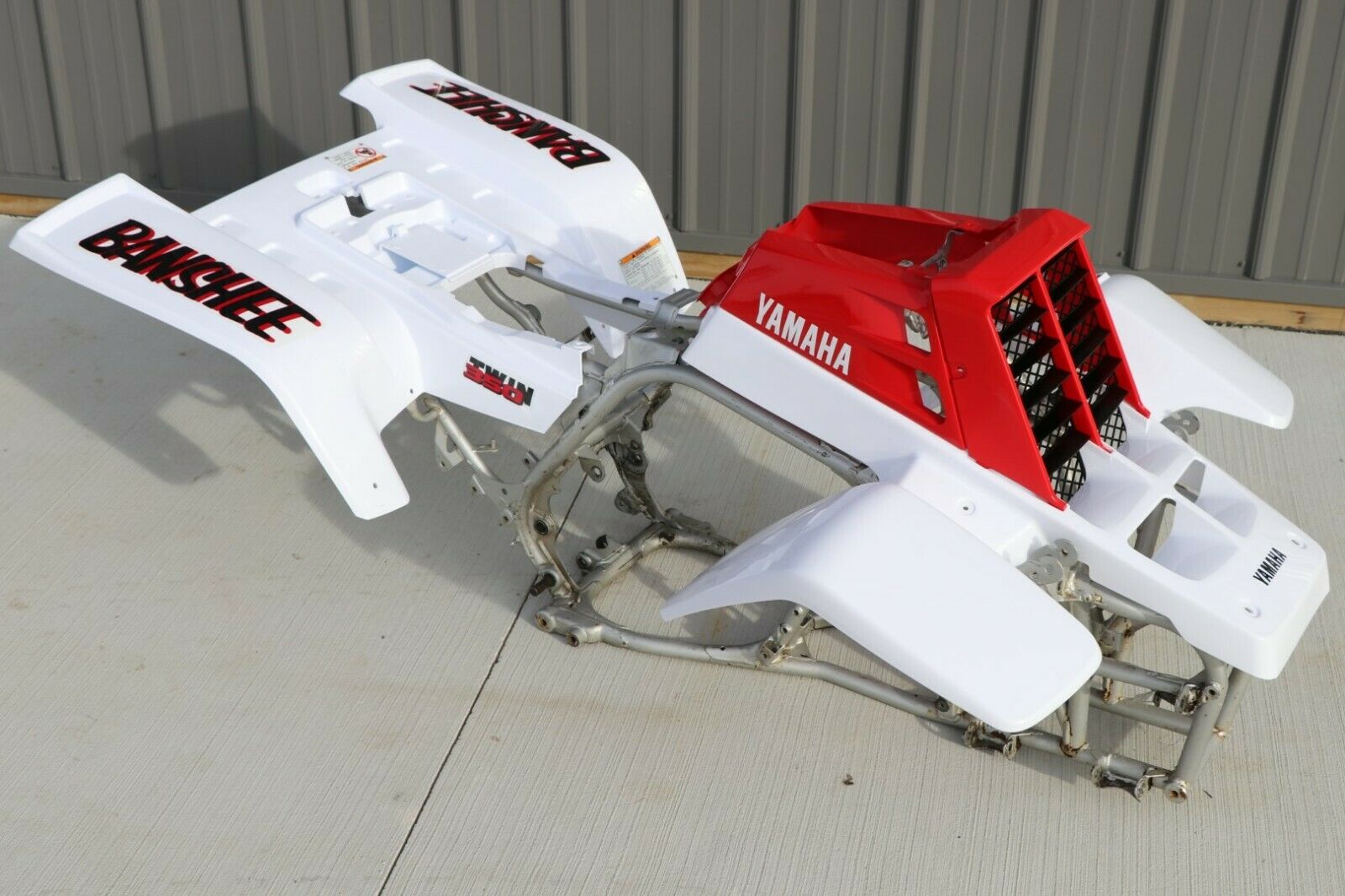 Yamaha Banshee fenders + gas tank plastic + grill + graphics WHITE