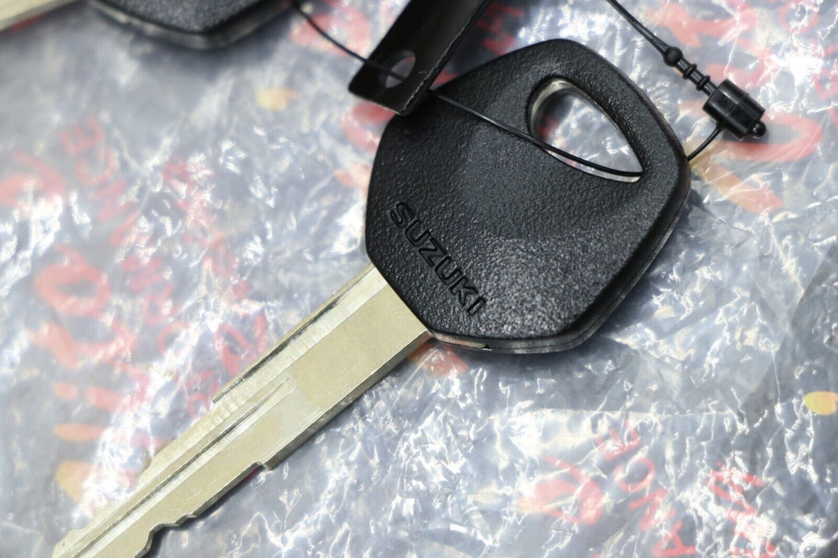NEW OEM genuine Suzuki ignition switch + 2 keys 2001-2003 GSXR GSX-R 600 750 7