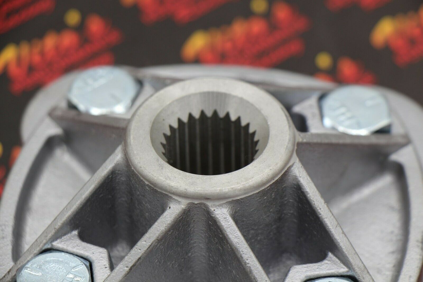 1 X Rear HUB + STUD kit Polaris Trail Boss Xplorer Scrambler
