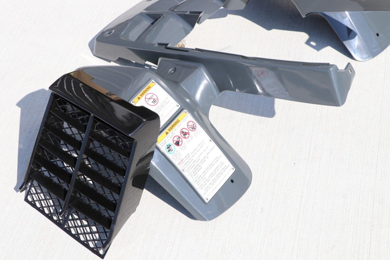 引退品　fab グレイビィボーンズ パーツ NEW front fenders Yamaha Banshee plastic body 1987-2006 GRAY GREY